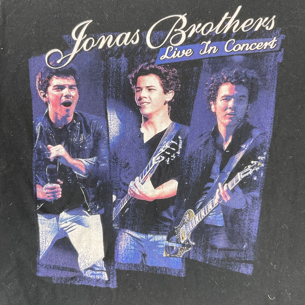 Gildan Jonas Brothers Concert Tee Womens S Black‎ Cropped Raw Hem Band Shirt